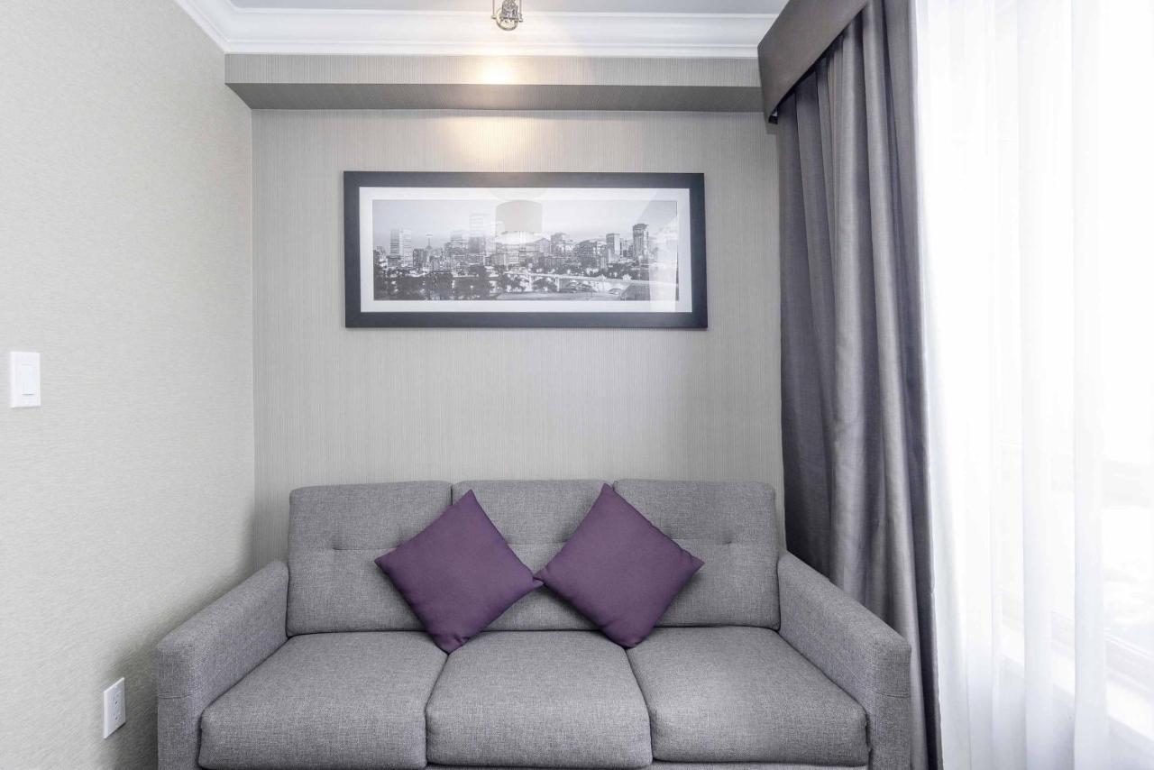 Hotel Sandman & South Calgary