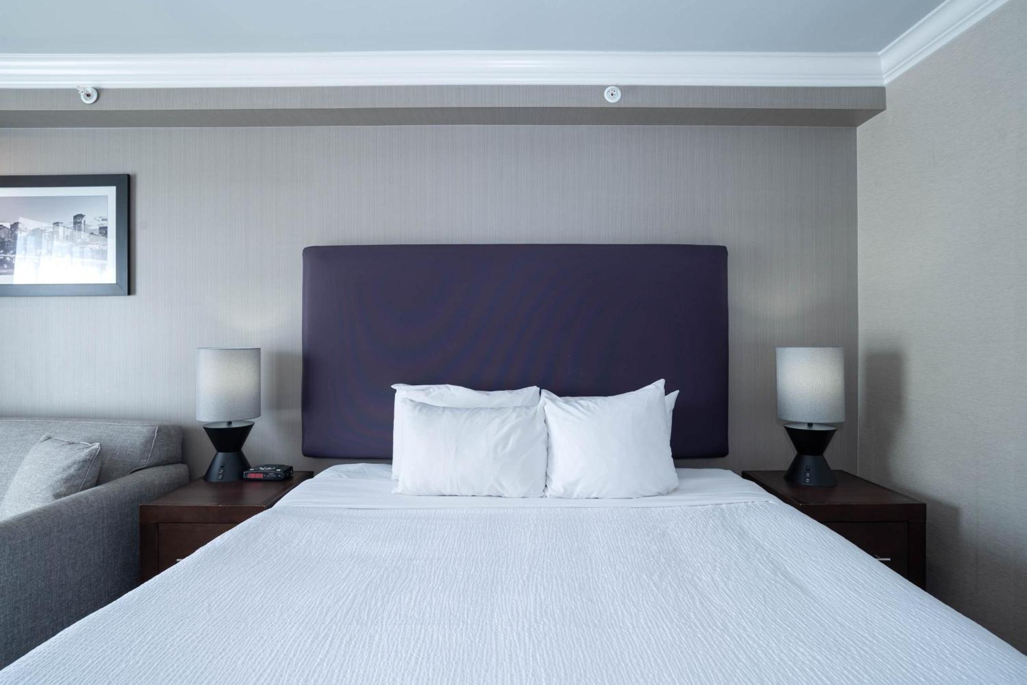 Hotel Sandman & South Calgary